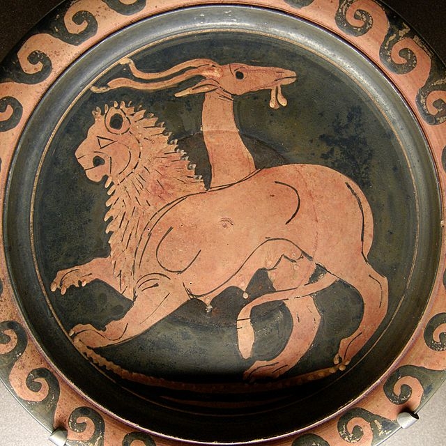 Hình Chimera trên đĩa  vùng Apulian, khoảng 350-340 B.C. (Bảo tàng Louvre)