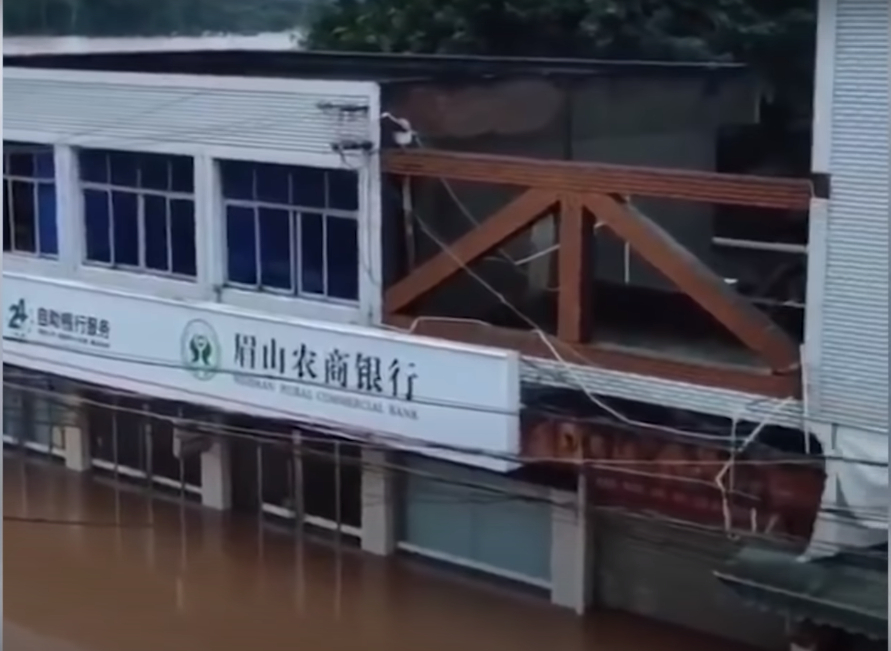 Trung Quốc: Mưa lớn không ngừng ở nhiều tỉnh, bão Higos đổ bộ vào Quảng Đông