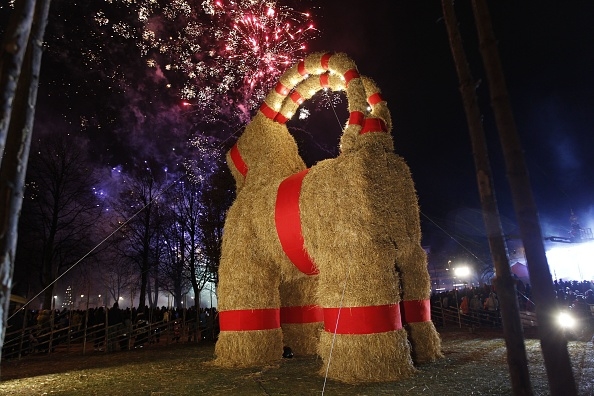 Dê Yule là một biểu tượng văn hóa trong dịp Giáng sinh ở Thụy Điển, vốn xuất hiện từ các lễ hội ngoại giáo thời cổ đại.