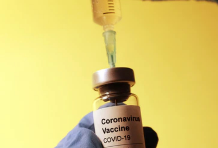 Gần 1.000 người tiêm vaccine COVID-19 AstraZeneca trong 3 ngày