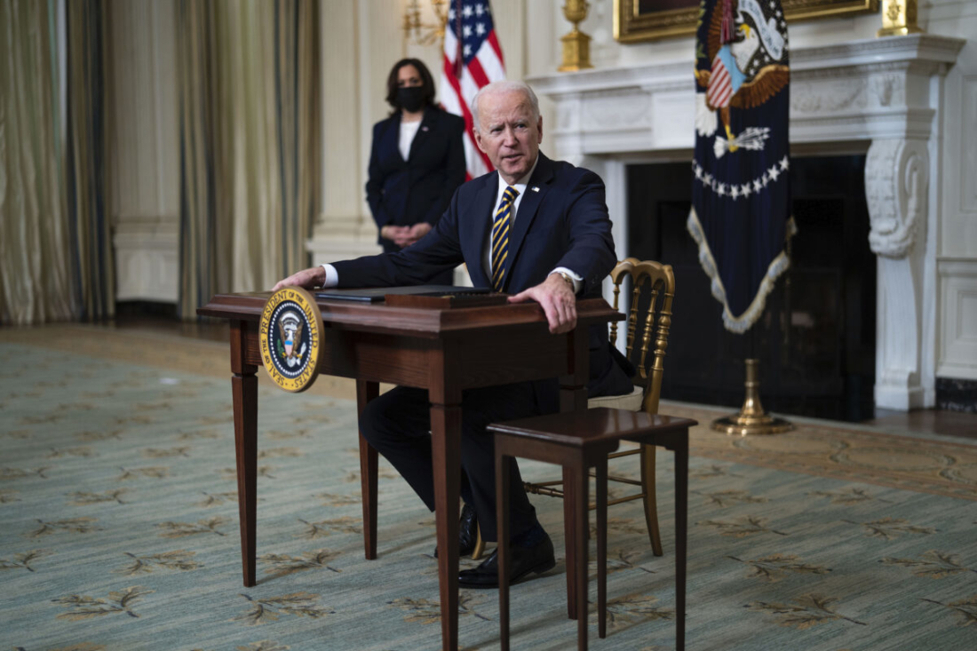 Ông Biden thu hồi 7 sắc lệnh của cựu TT Trump mà không có lời giải thích