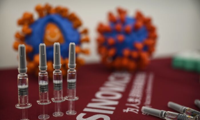 Hiện tượng kỳ lạ: Các quốc gia báo cáo số ca nhiễm mới gia tăng sau khi sử dụng vắc xin Sinovac