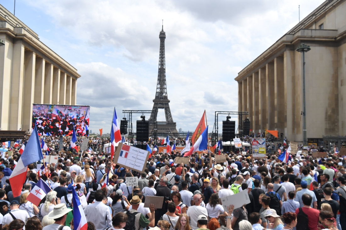 Pháp: 16.000 người biểu tình phản đối ‘giấy thông hành vaccine’