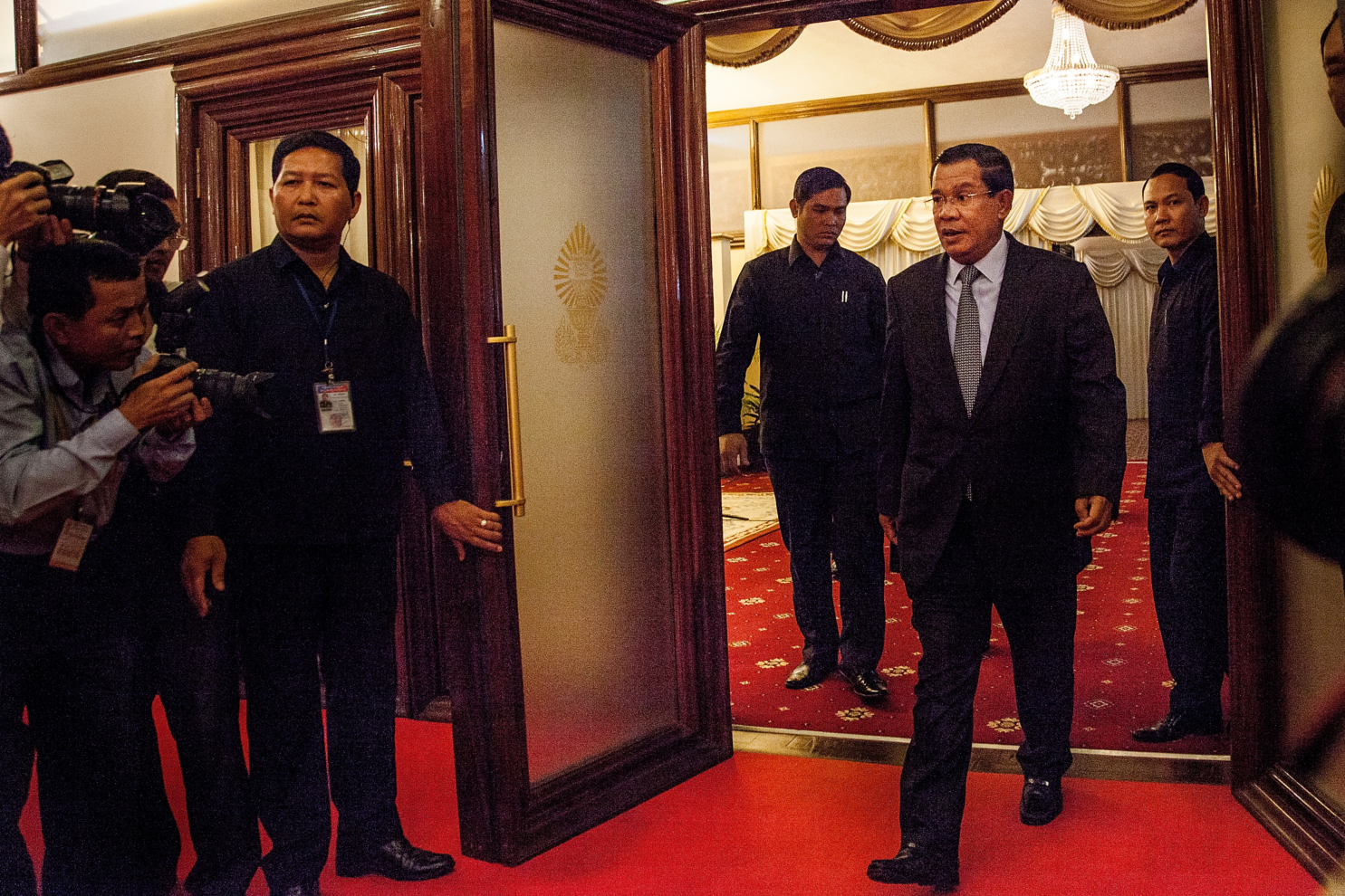 Khoản lợi kếch xù của Trung Quốc trong mối quan hệ ‘bền chặt hơn sắt đá’ với Campuchia