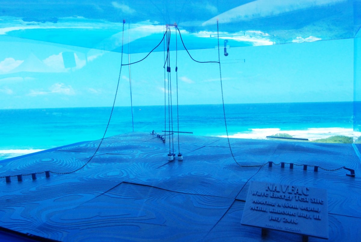 Mô hình của một địa điểm kiểm tra năng lượng sóng tại Vịnh Kaneohe trên đảo Oahu ở Hawaii, hôm 26/07/2016. (Ảnh: Cathy Bussewitz / AP)